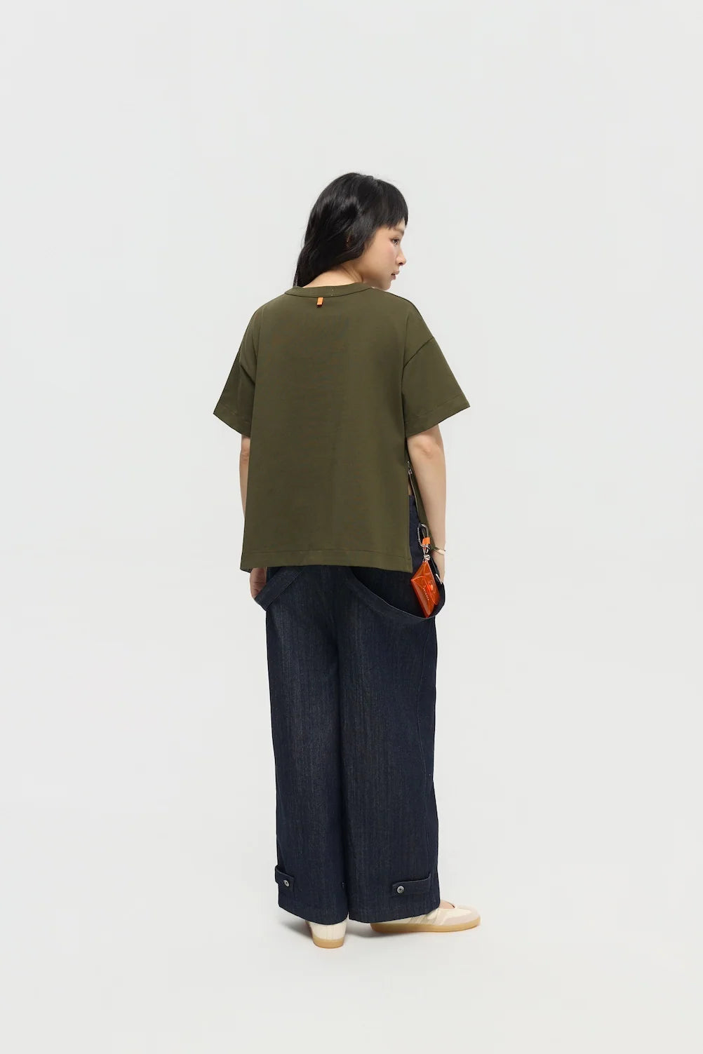 SOKKO ZIP TEE IN OLIVE FIG