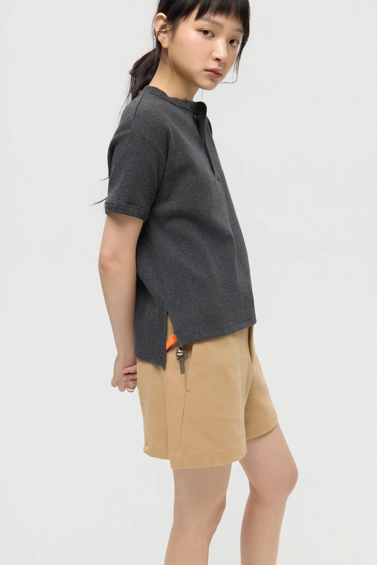 MILITARY HENLEY TEE IN CHARCOAL MARL