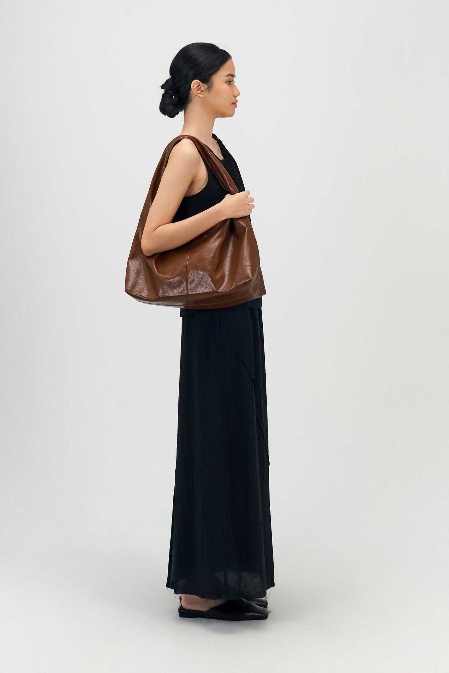 Triangle Leather Tote (Tan) - BEV C multi label store