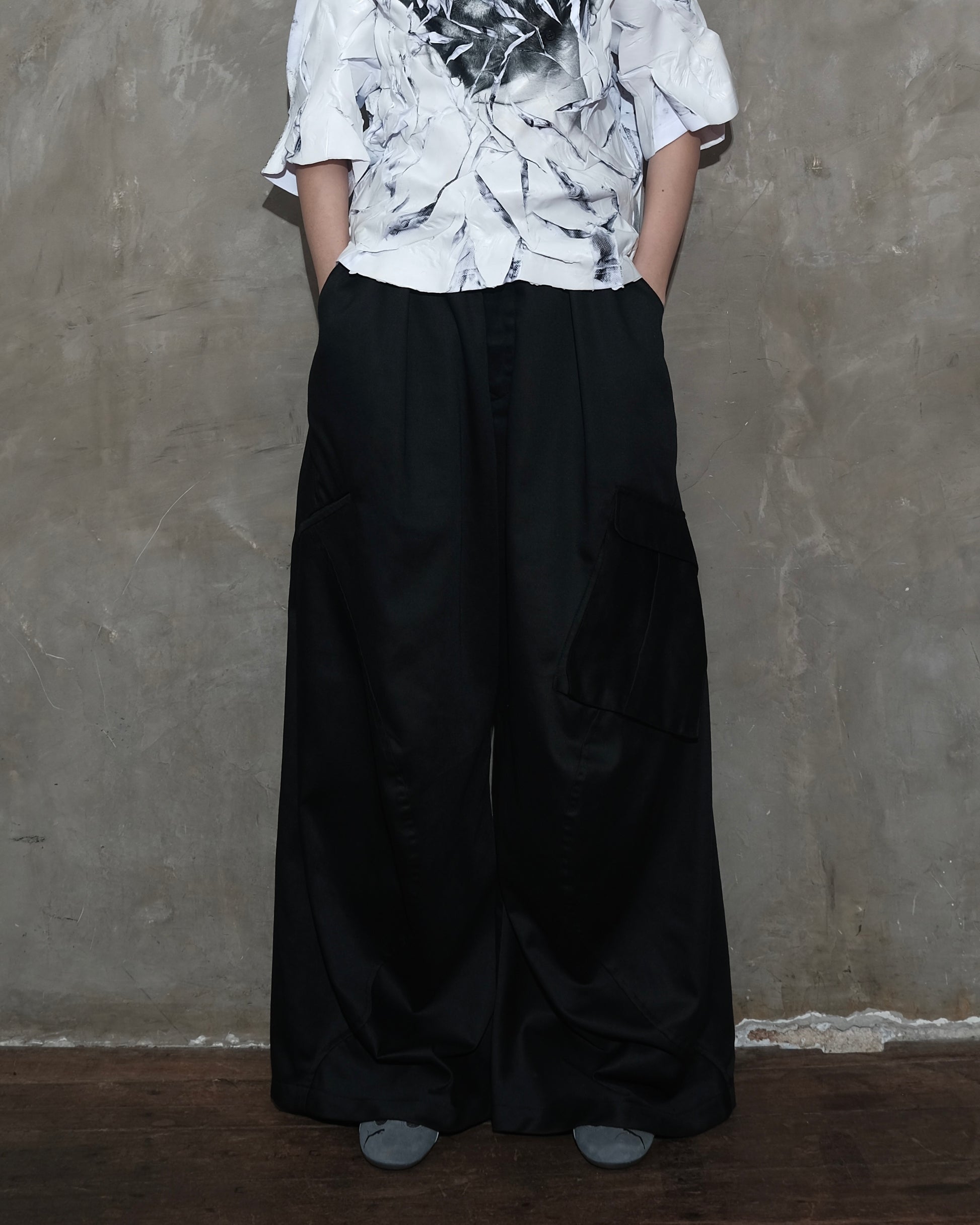 Warp Cargo Pants in Black - BEV C multi label store