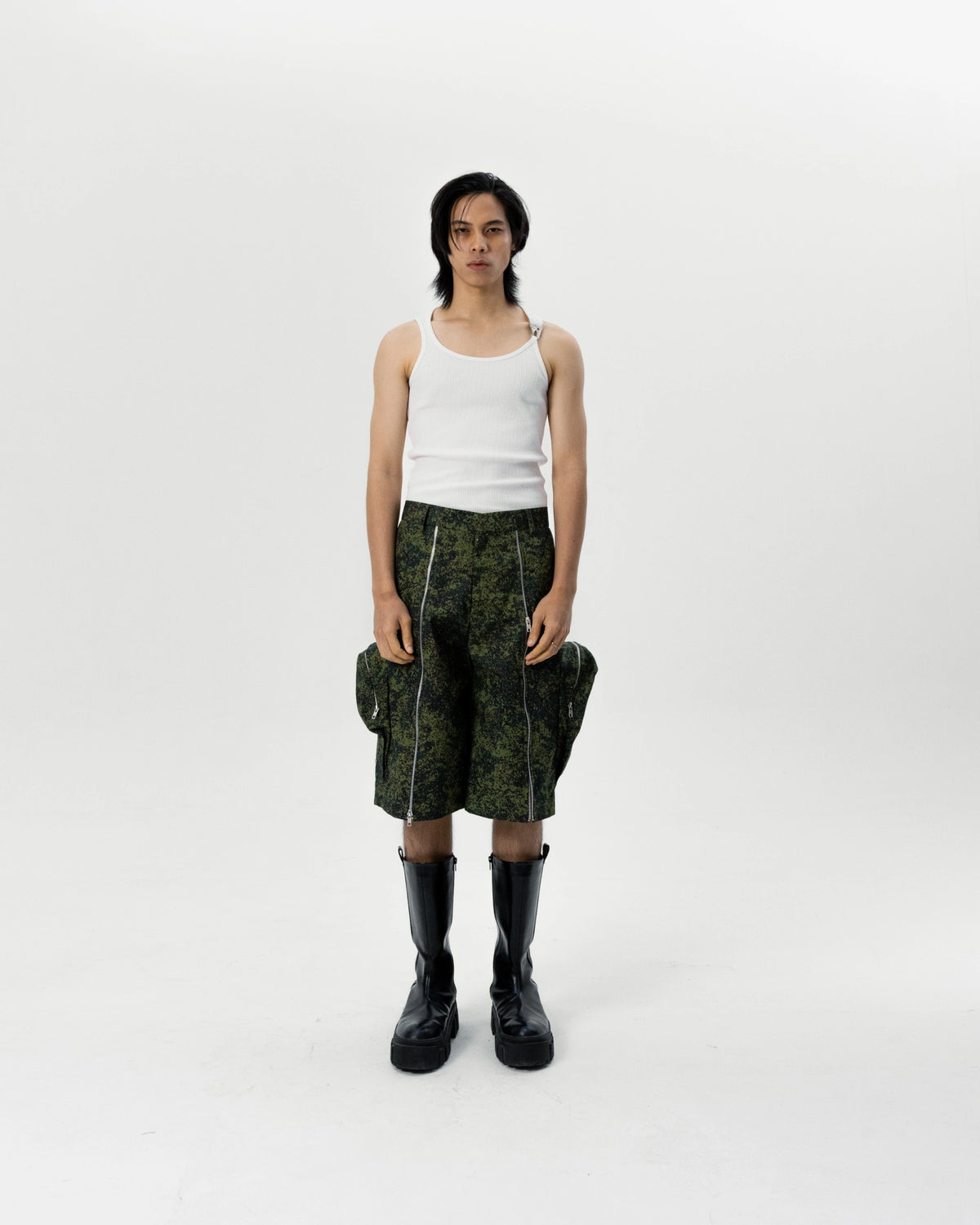 CIVIL SLIT SHORT - BEV C multi label store