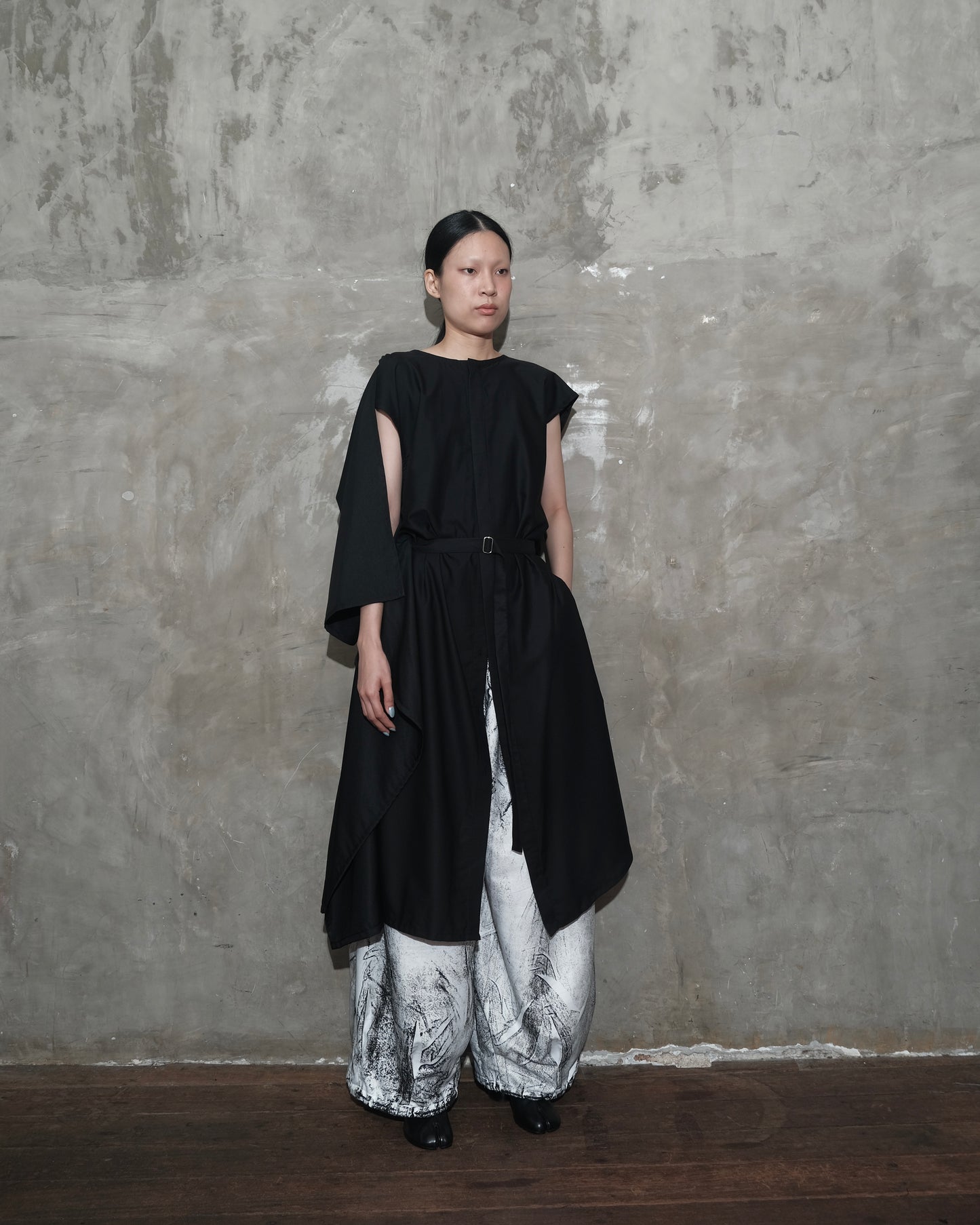 Kelawar Draped in Black - BEV C multi label store