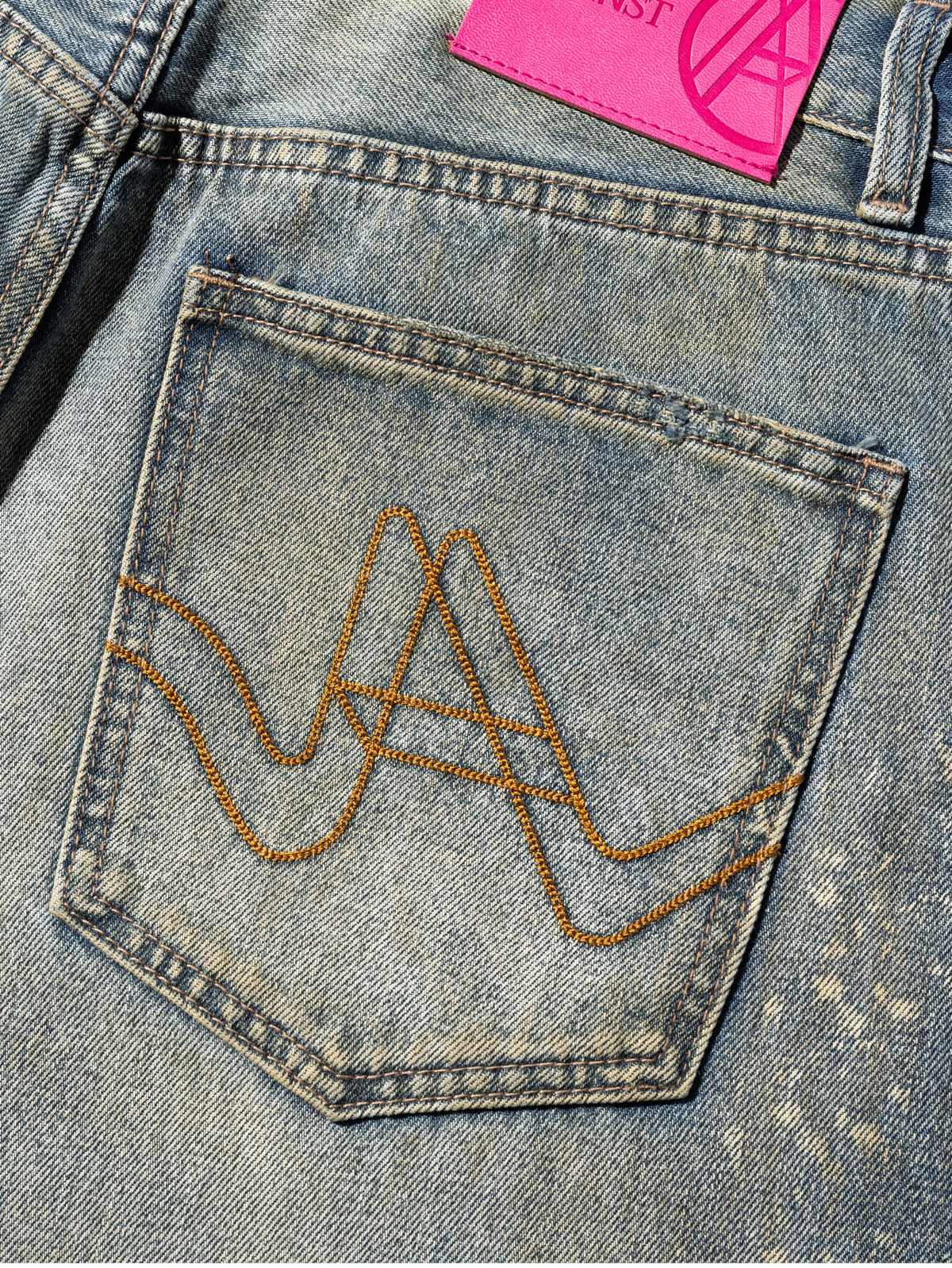 DISTRESSED G JEANS