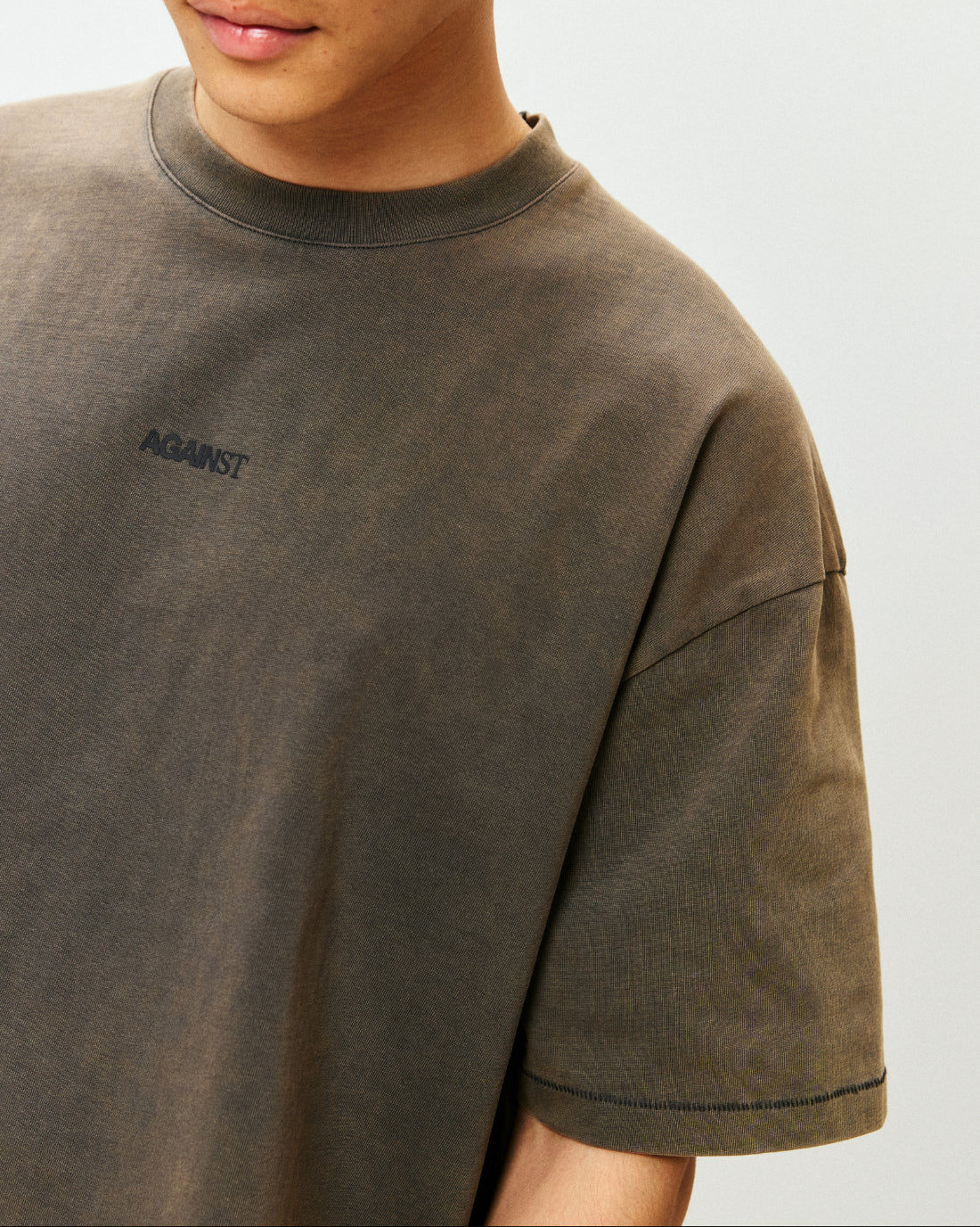 SINGLE STITCH WASHED CROPPED TEE CONCRETE - BEV C multi label store