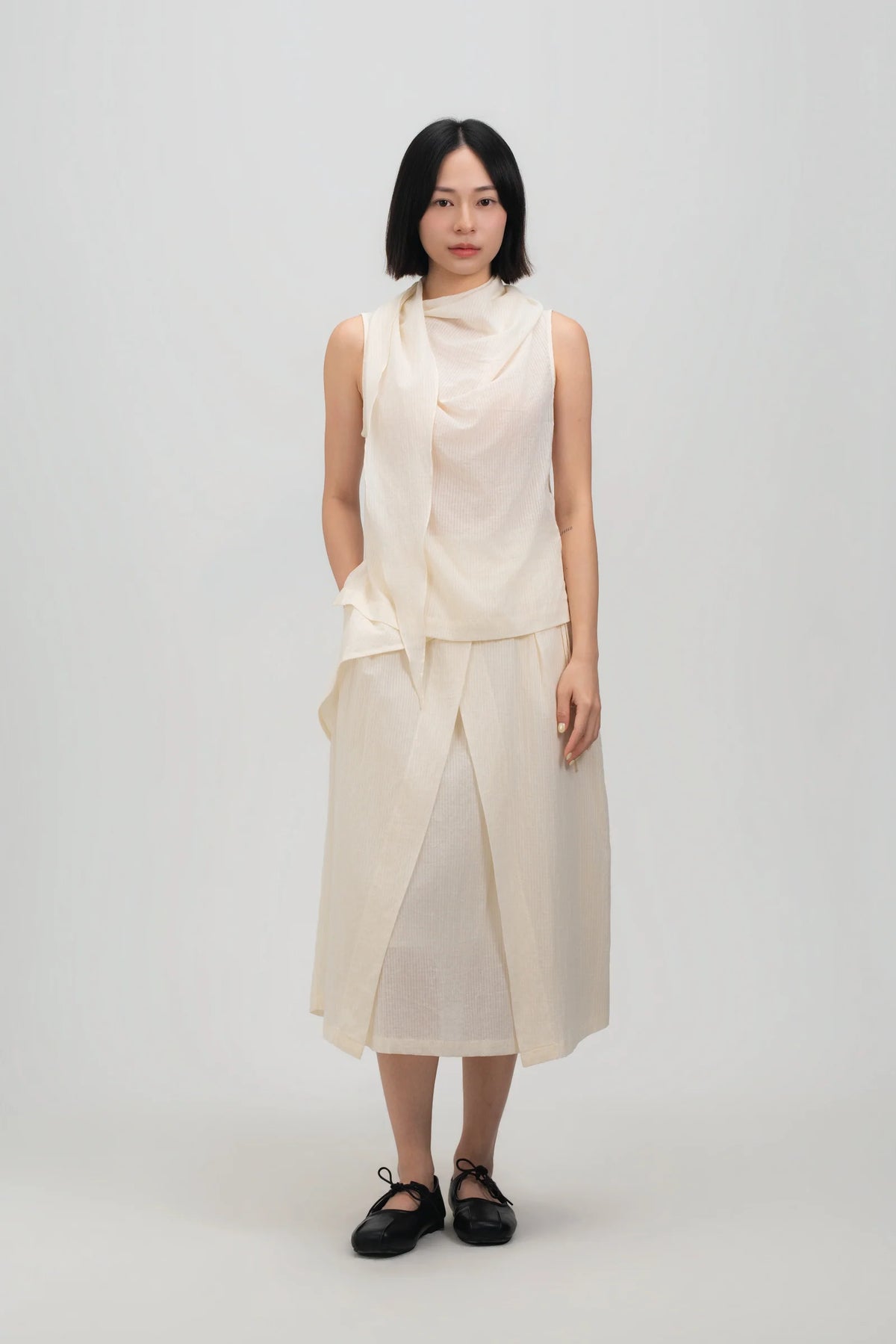 Triangle Neck-Scarf Tank Top (Off White Grid)