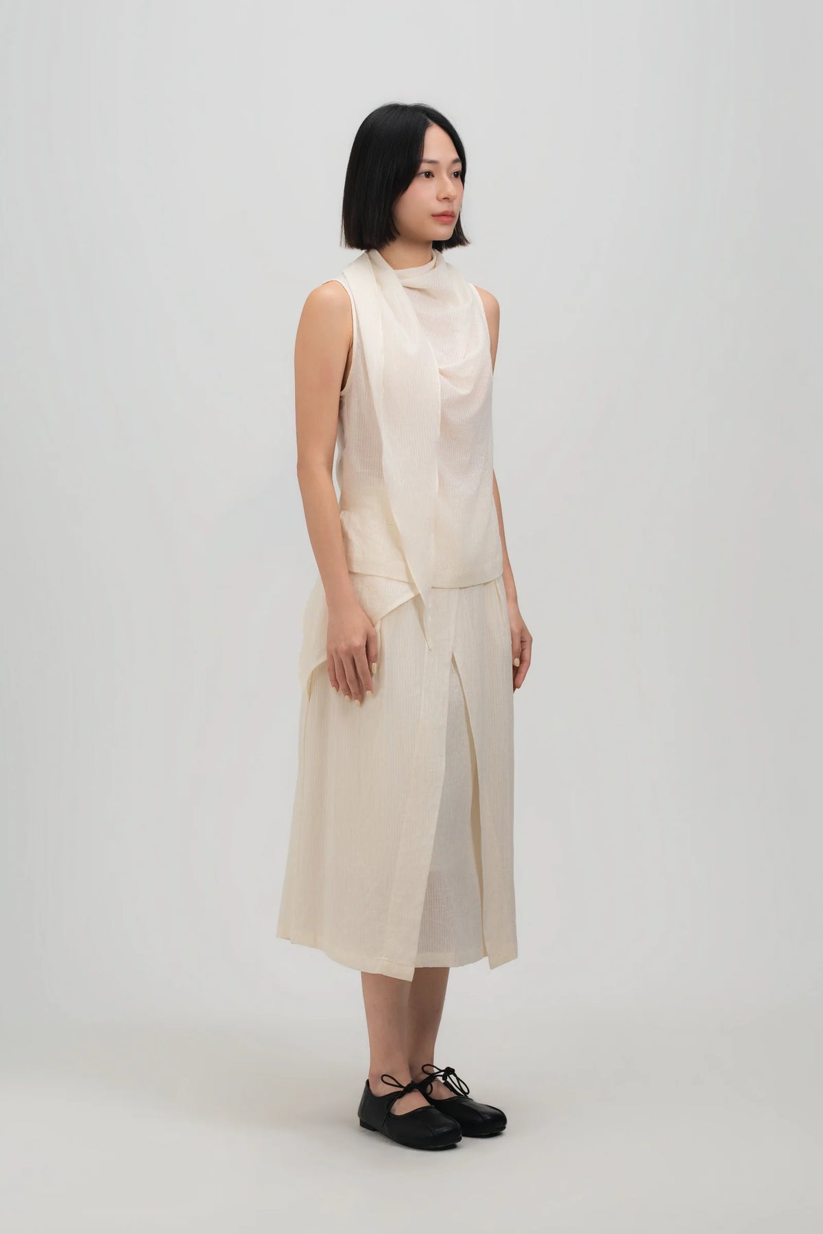 Triangle Neck-Scarf Tank Top (Off White Grid)