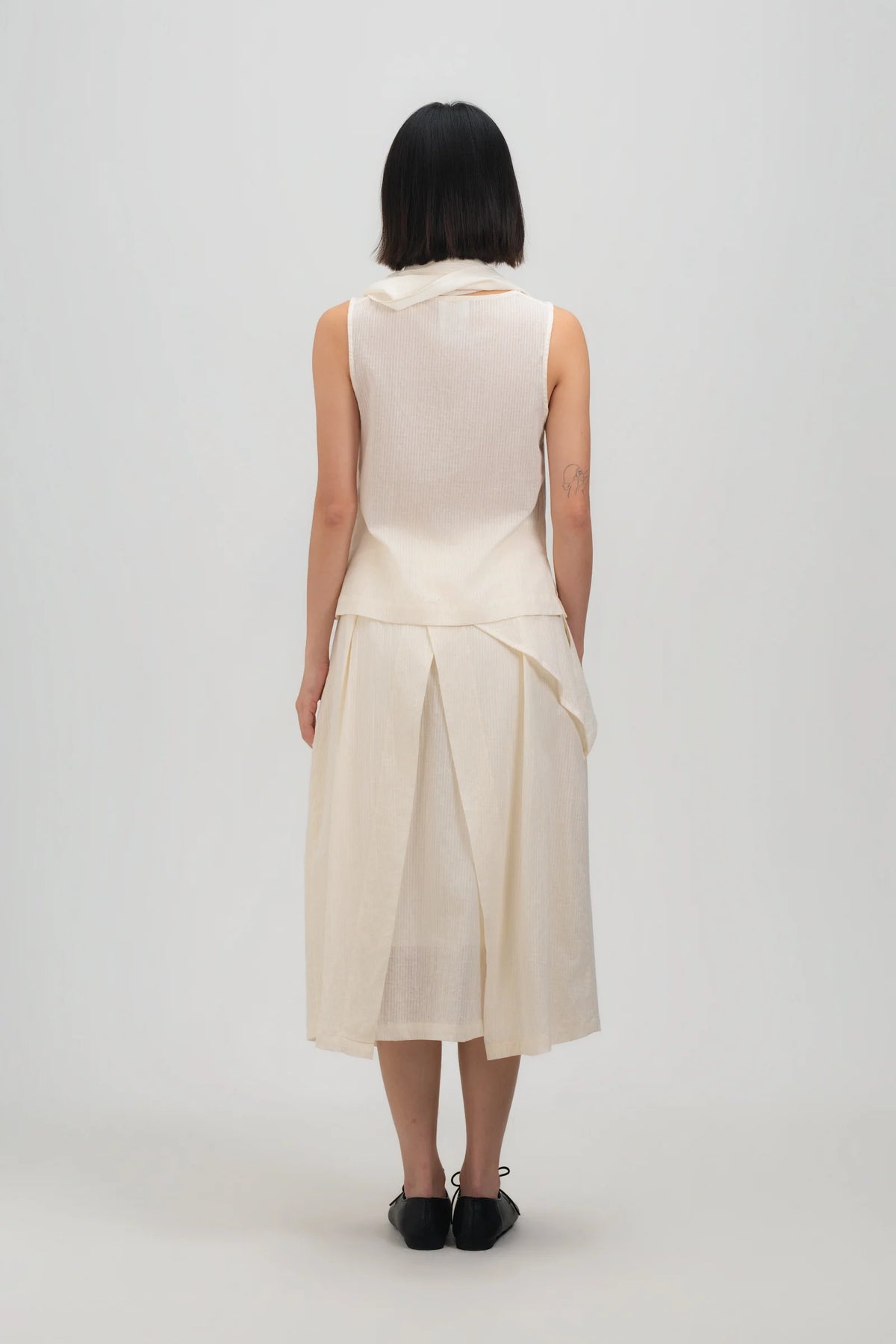 Triangle Neck-Scarf Tank Top (Off White Grid)