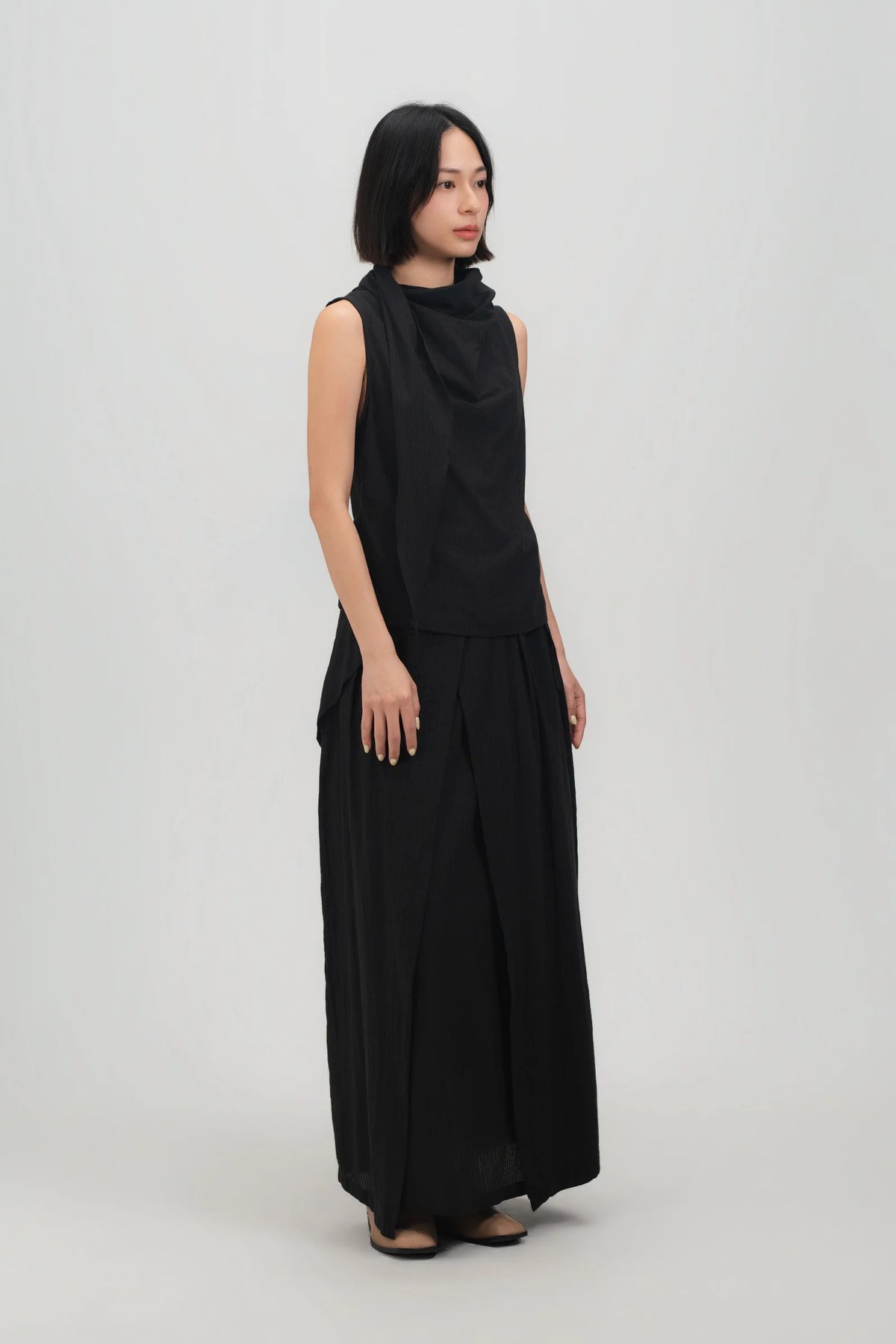 Triangle Neck-Scarf Tank Top (Black Grid)
