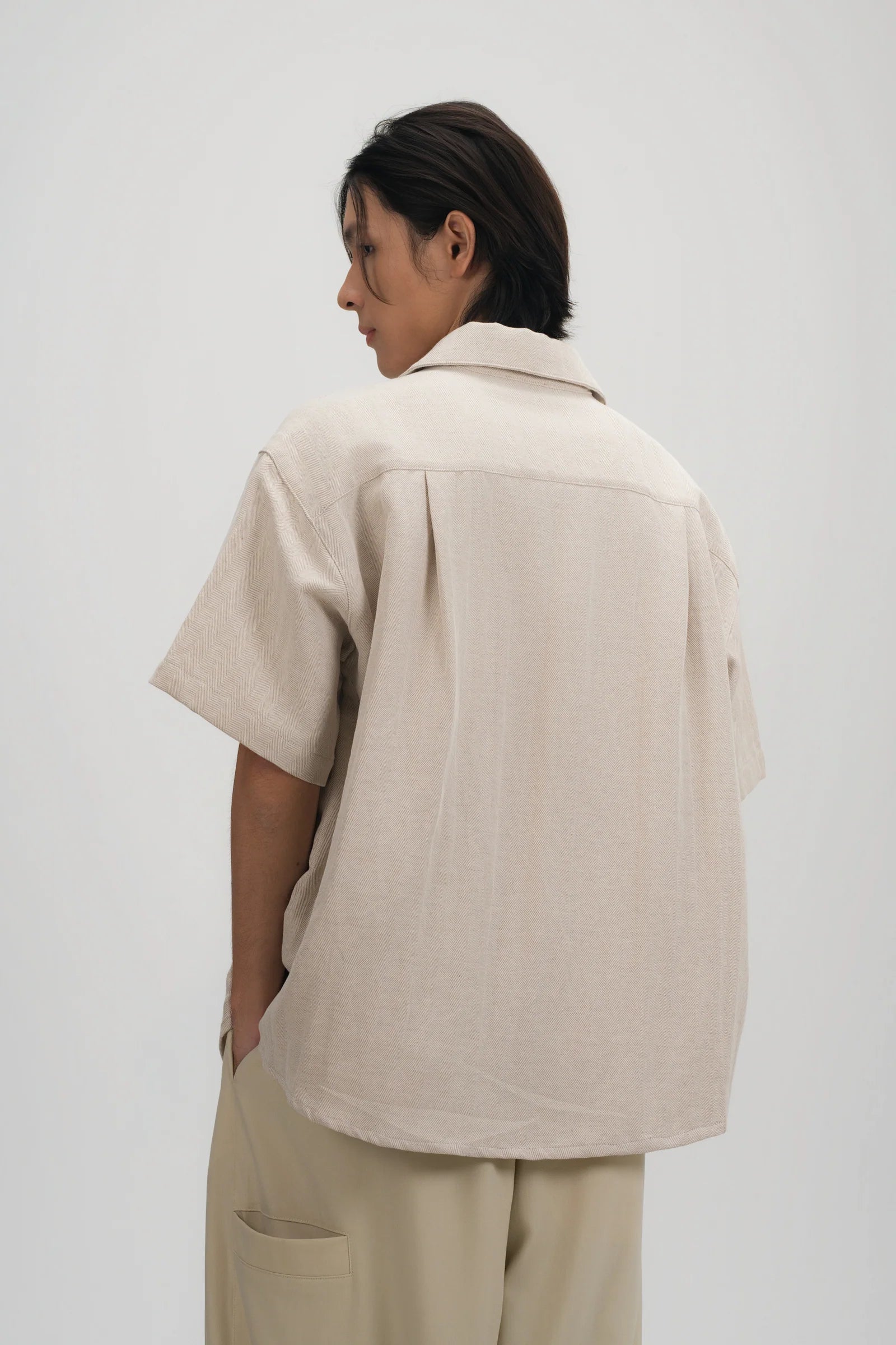 Gender Neutral Drape Neck Short-Sleeve Shirt (Linen Beige) - BEV C multi label store