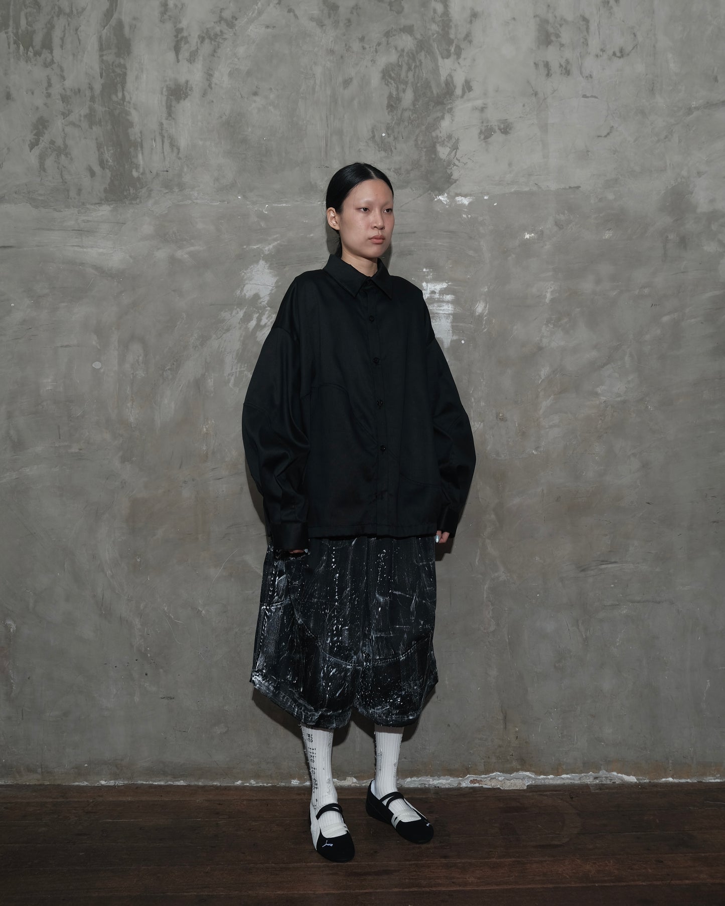 Linea Shirt in Black - BEV C multi label store