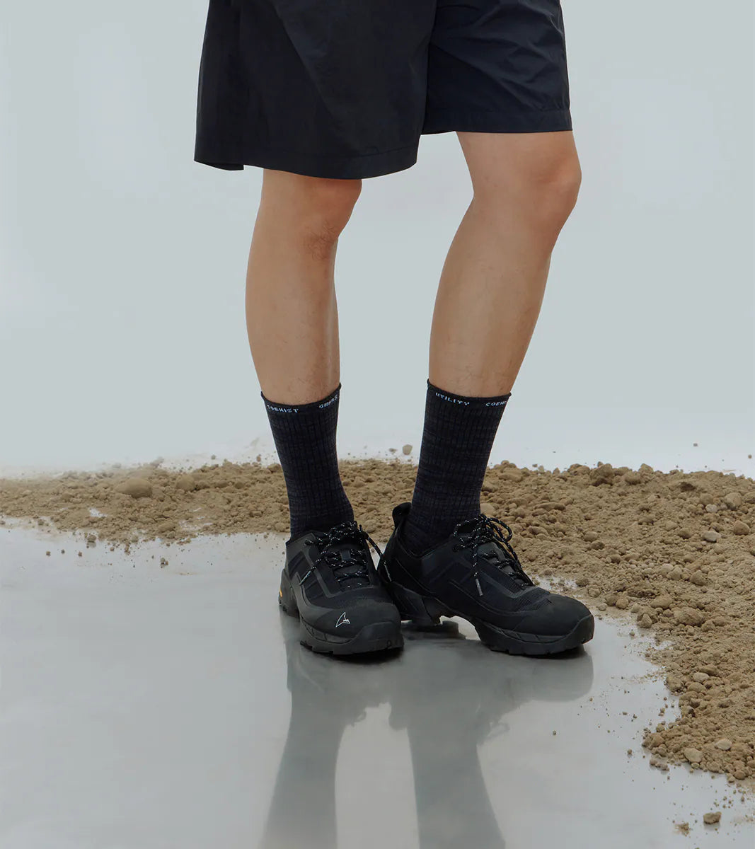 Burst Black - Essential Mid Socks