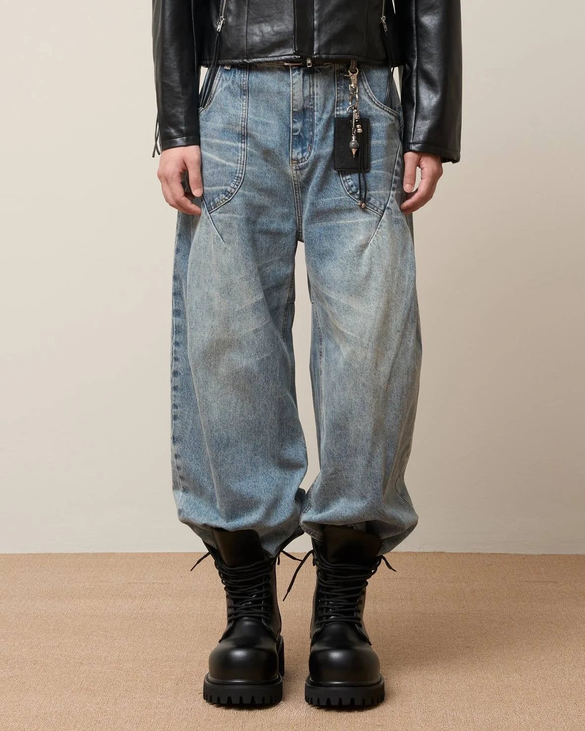 Vol.3 Ch.2 Relaxed Curved-Seam Jeans - Black - BEV C multi label store