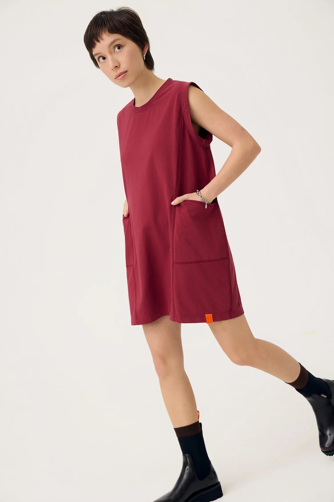 COCOON JERSEY REVERSIBLE DRESS IN BURGUNDY & SAPPANWOOD
