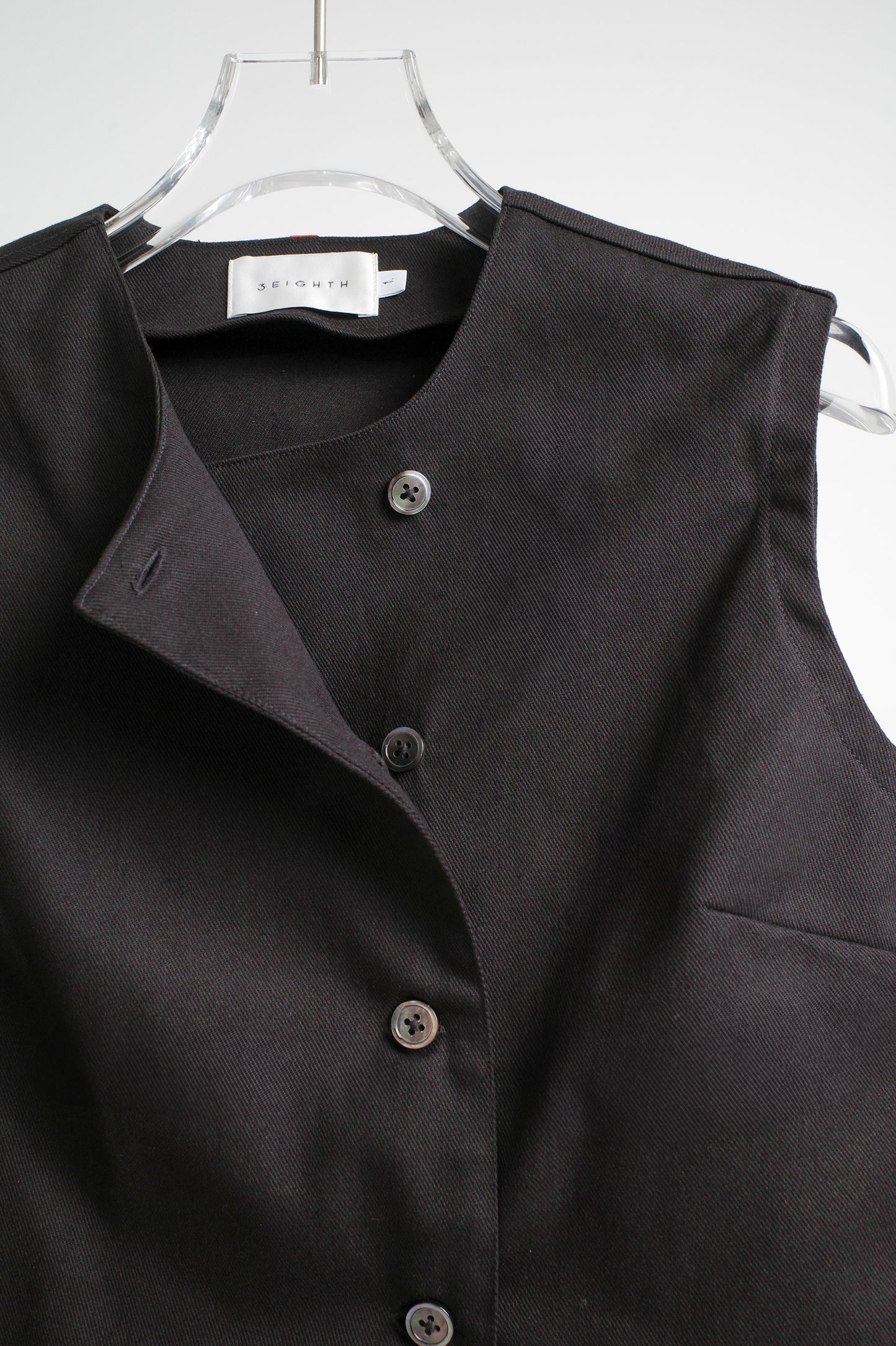 NIKO VEST IN BLACK - BEV C multi label store