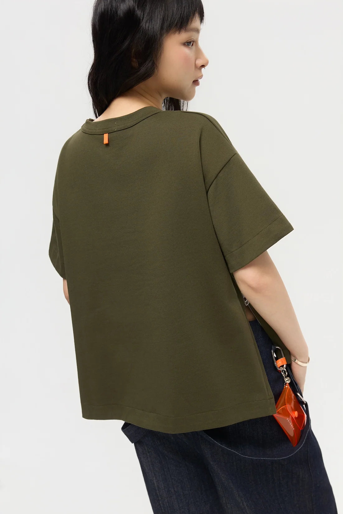 SOKKO ZIP TEE IN OLIVE FIG