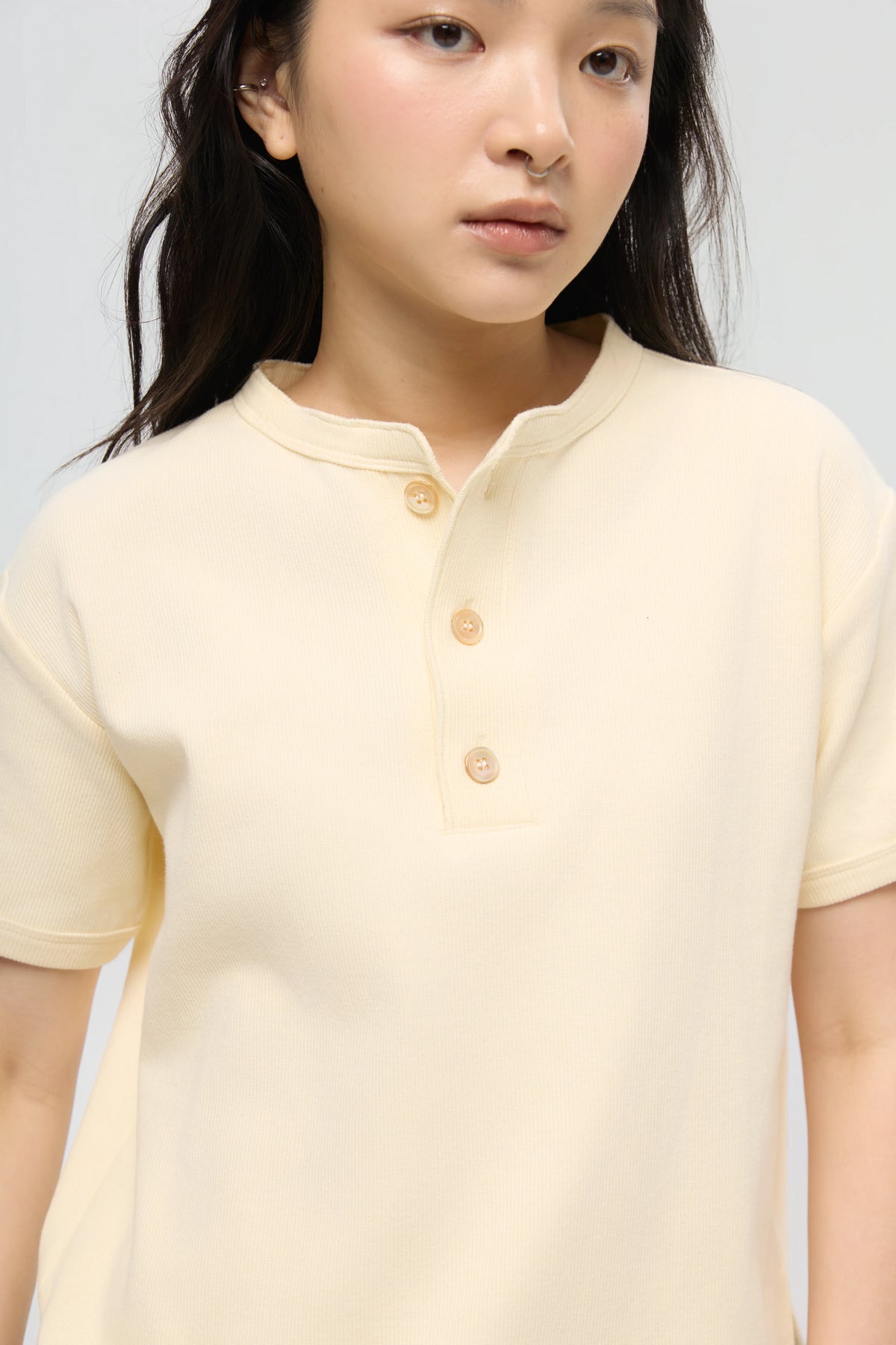 MILITARY HENLEY TEE IN CREAM