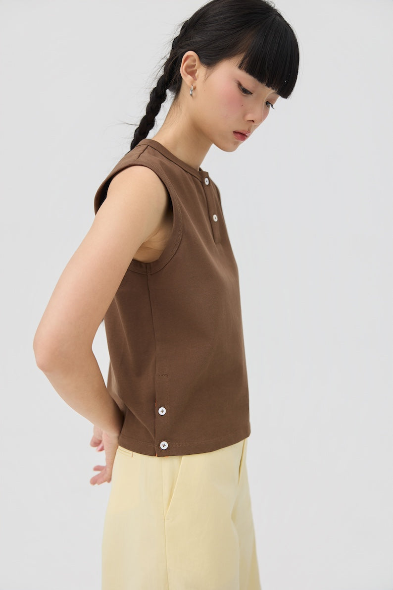 MUSUBI HENLEY TANK - CHOCOLATE - BEV C multi label store