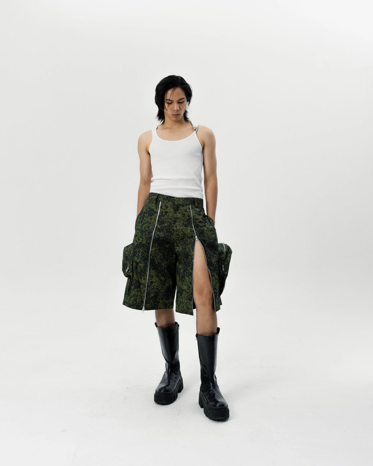 CIVIL SLIT SHORT - BEV C multi label store