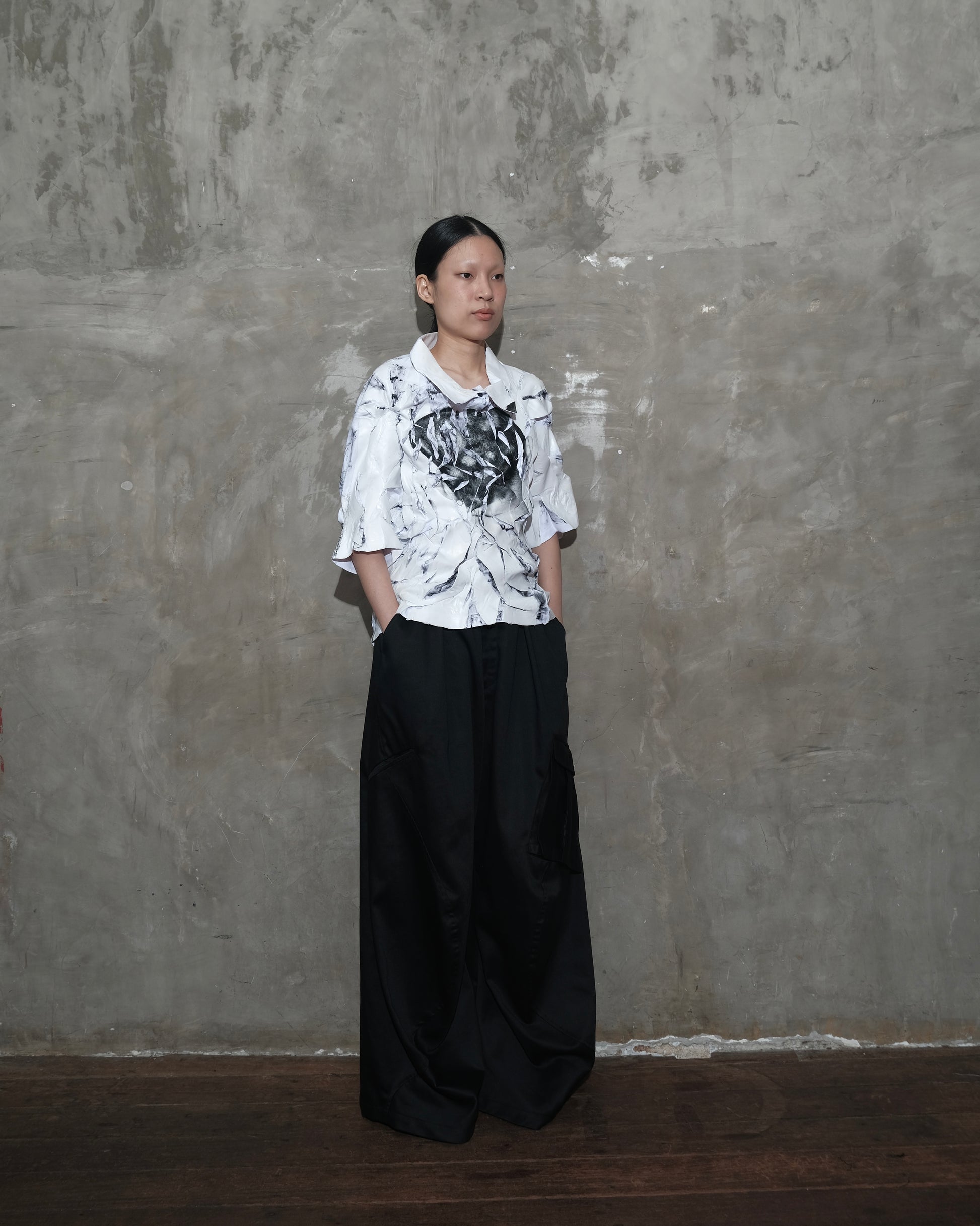 Warp Cargo Pants in Black - BEV C multi label store