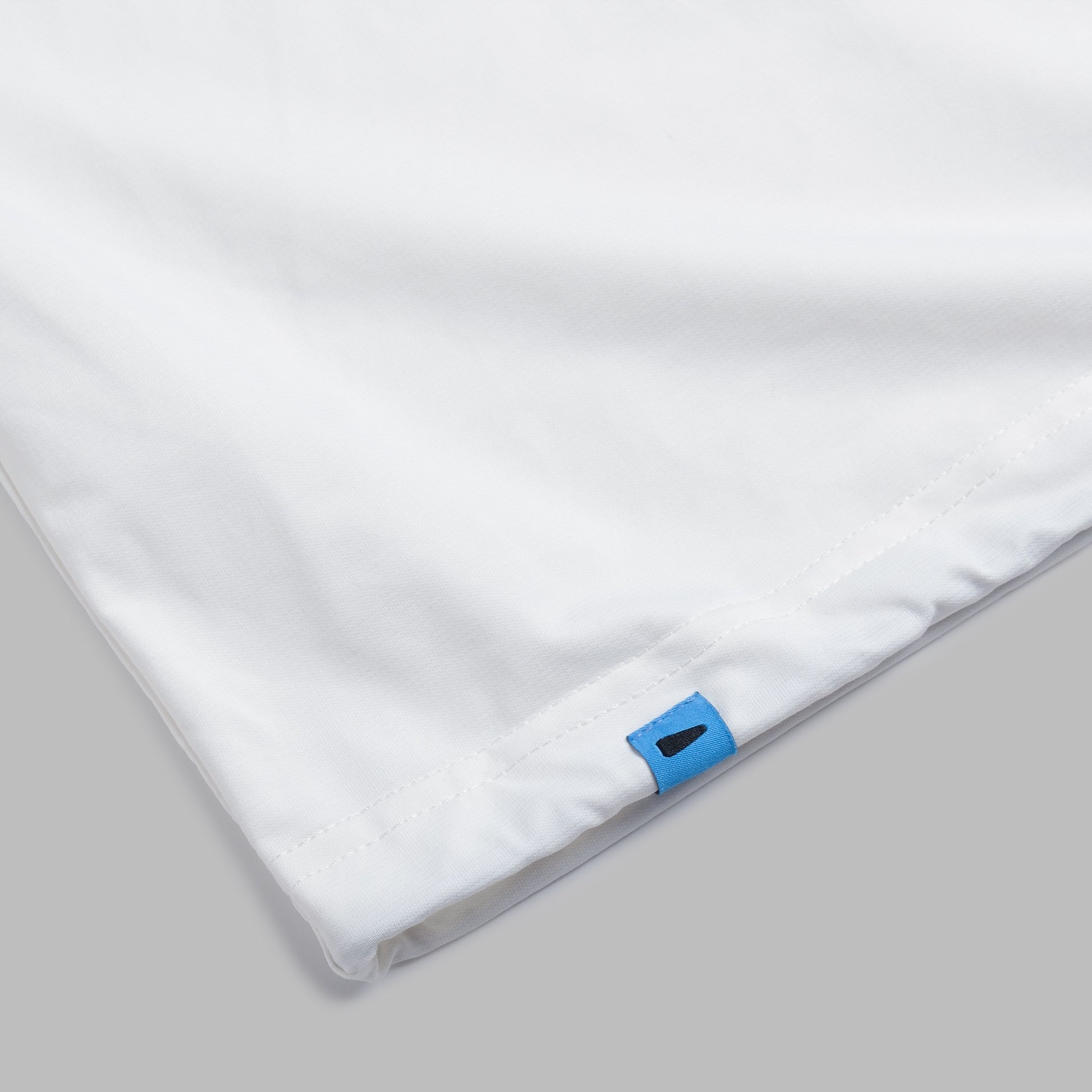 Quiet Tee / Cloud White - BEV C multi label store