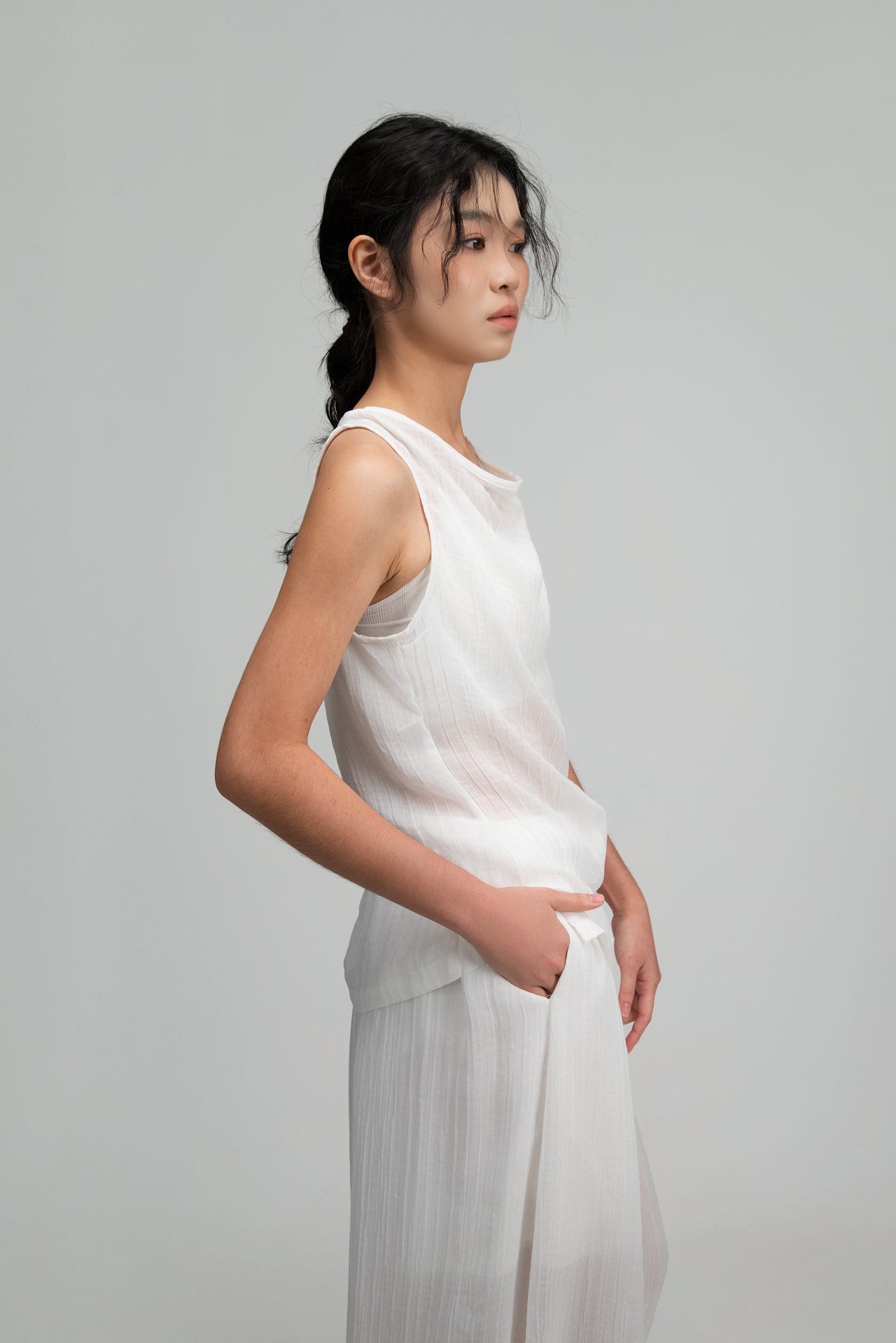 Soft Drape Neck Tank Top (White) - BEV C multi label store