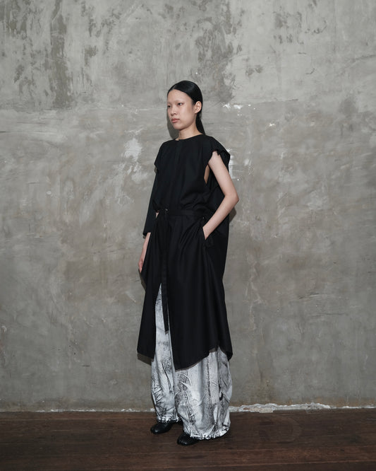 Kelawar Draped in Black - BEV C multi label store