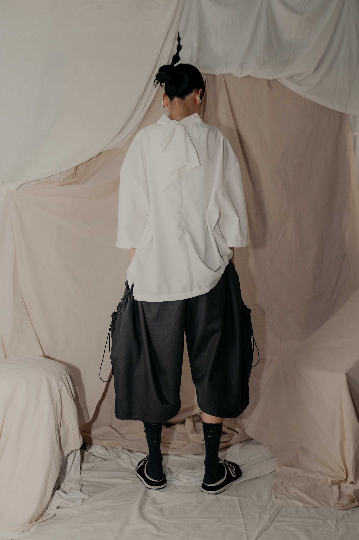 Bow Bow Box Shirt in White - BEV C multi label store