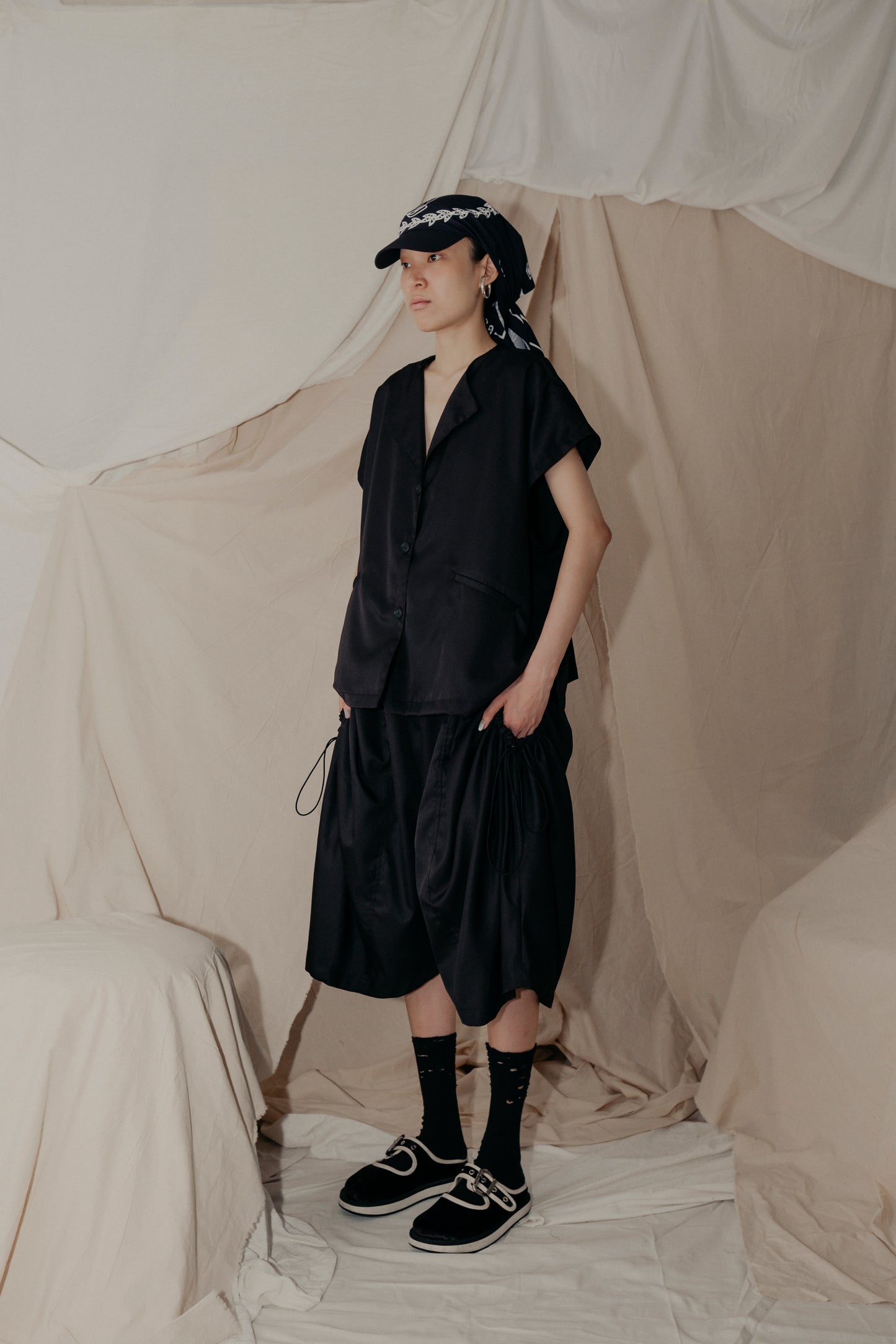Boxybox Jacket in Black - BEV C multi label store
