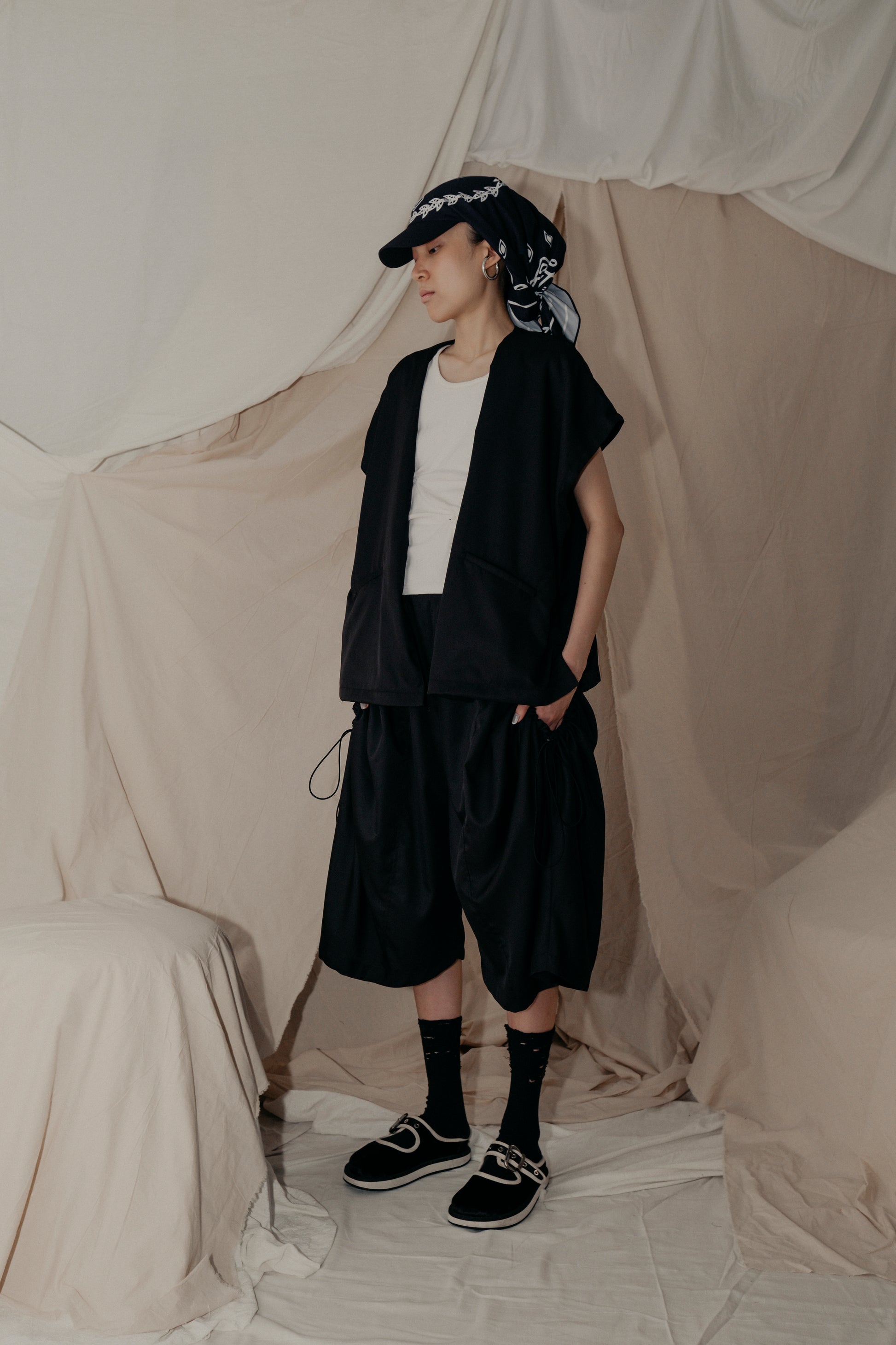 Boxybox Jacket in Black - BEV C multi label store