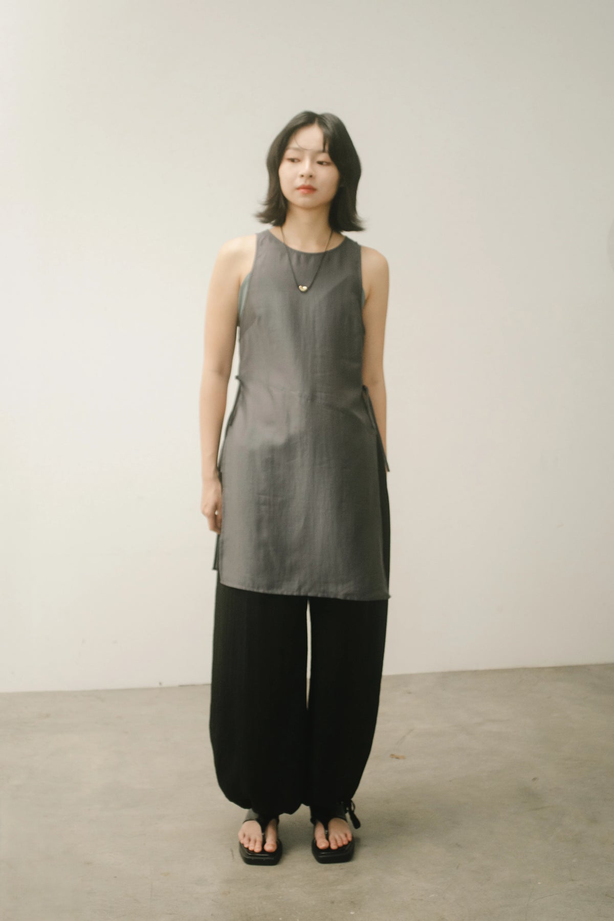 WES x GUNG x SO | Bold Side Slit Long Tank Top (Dark Grey)