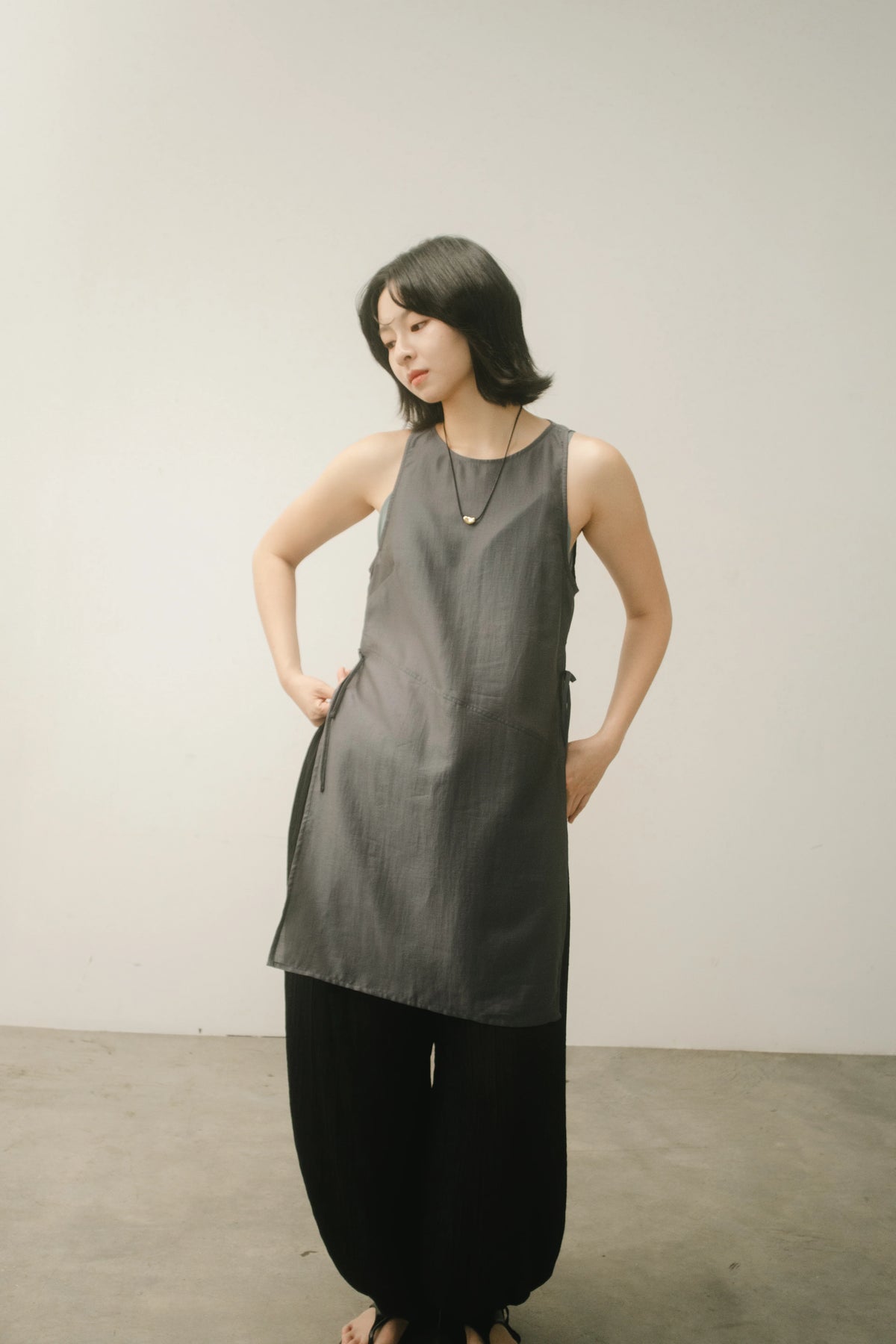 WES x GUNG x SO | Bold Side Slit Long Tank Top (Dark Grey)