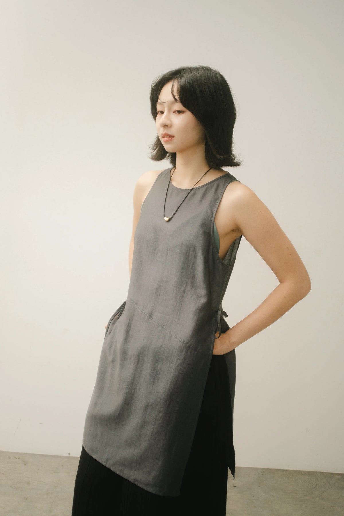 WES x GUNG x SO | Bold Side Slit Long Tank Top (Dark Grey)