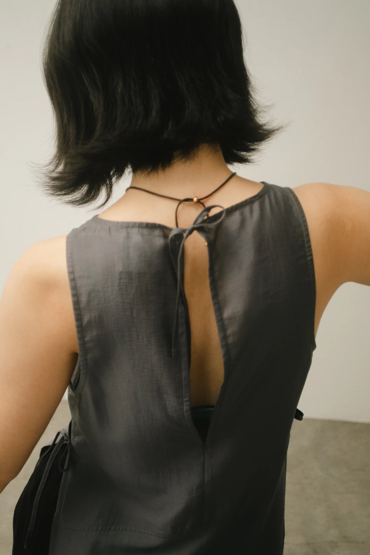 WES x GUNG x SO | Bold Side Slit Long Tank Top (Dark Grey)