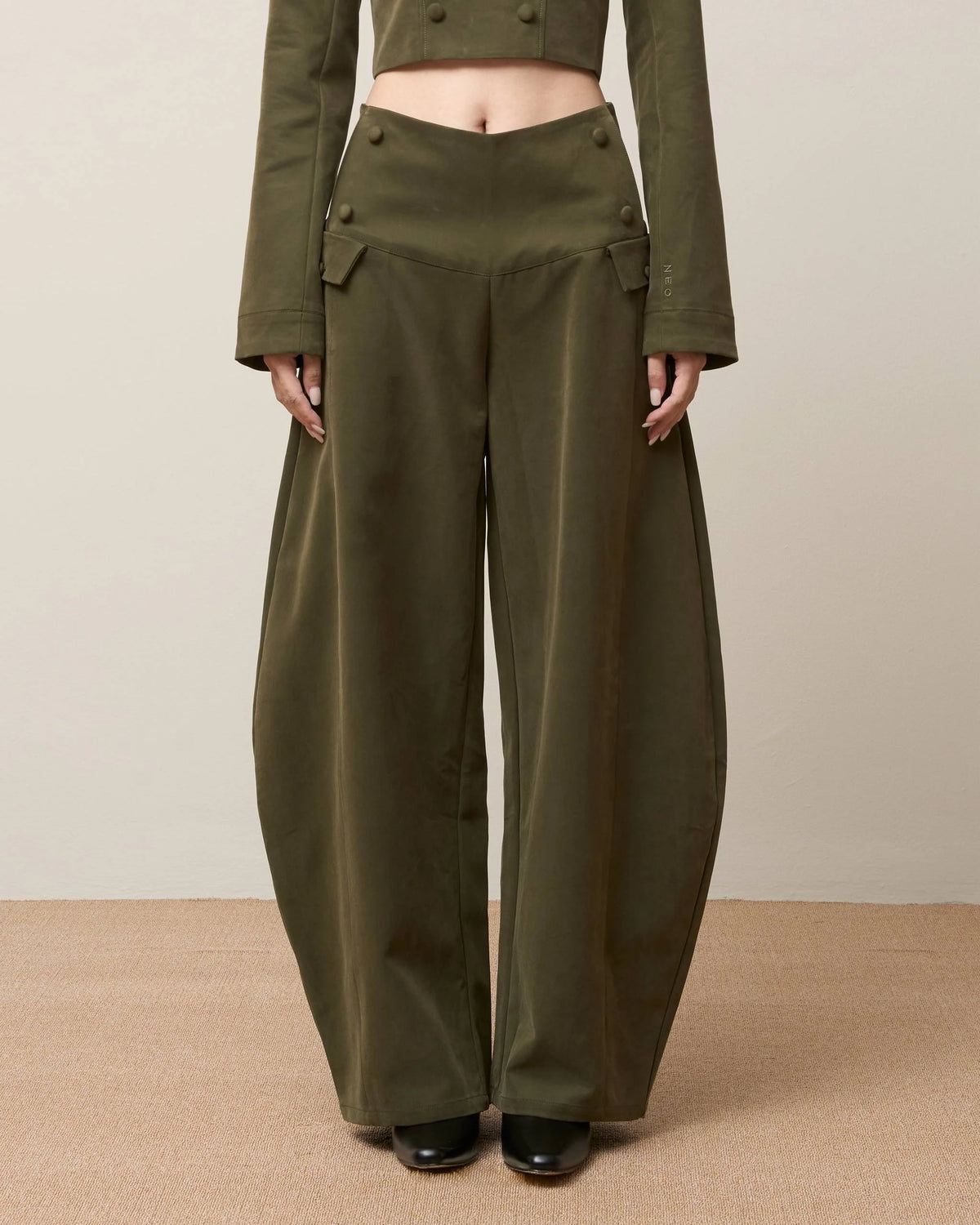 Vol.3 Ch.2 Button Barrel Leg Trousers - Black - BEV C multi label store