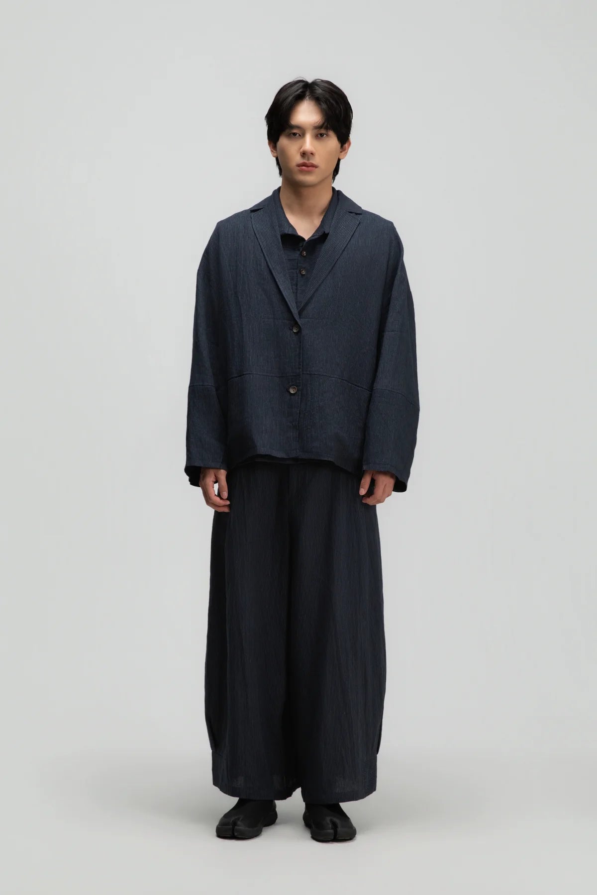 Gender Neutral Oversized Pleated Back Hem Blazer (Navy Blue Stripe) - BEV C multi label store