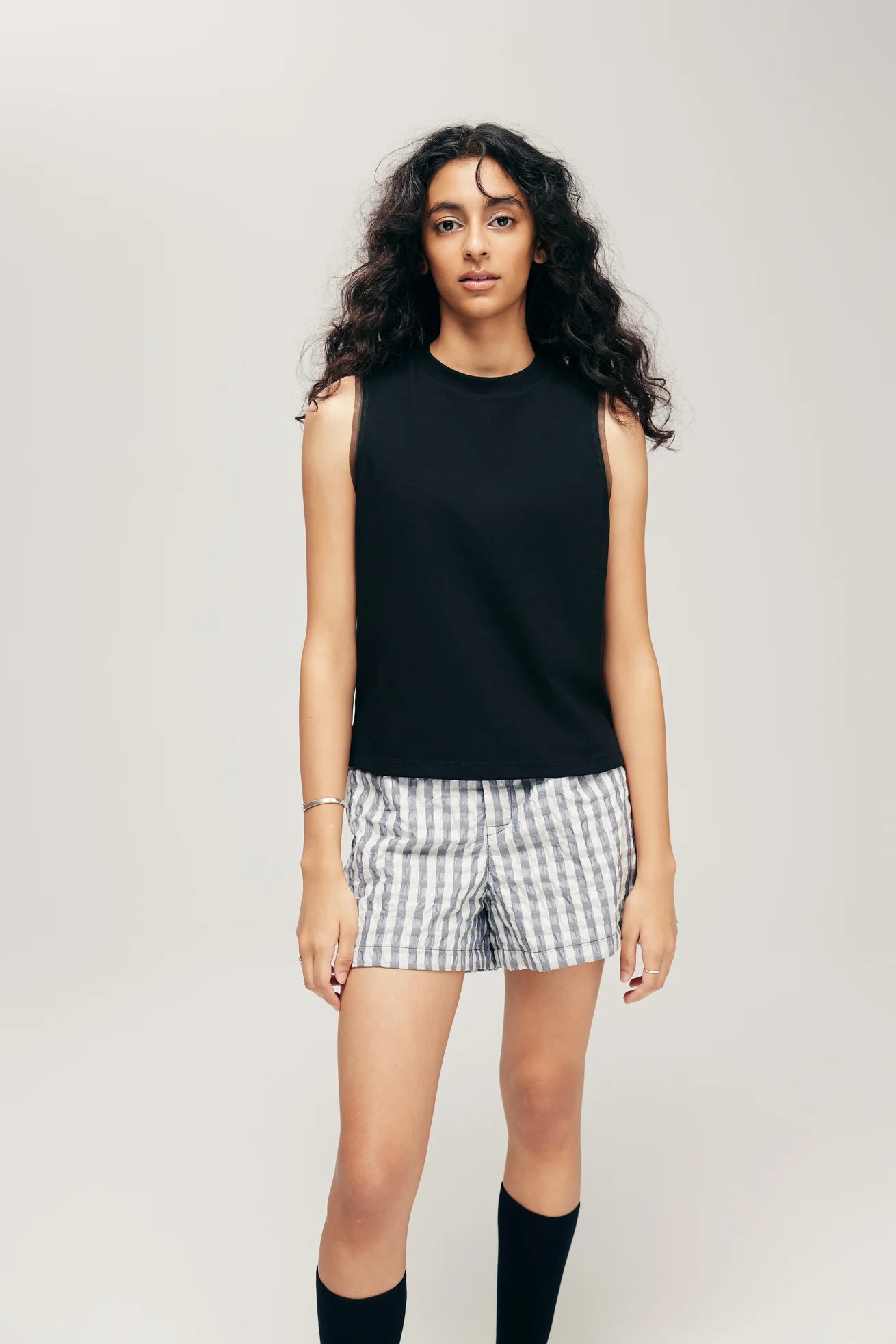KUMO MUSCLE TANK IN BLACK - BEV C multi label store