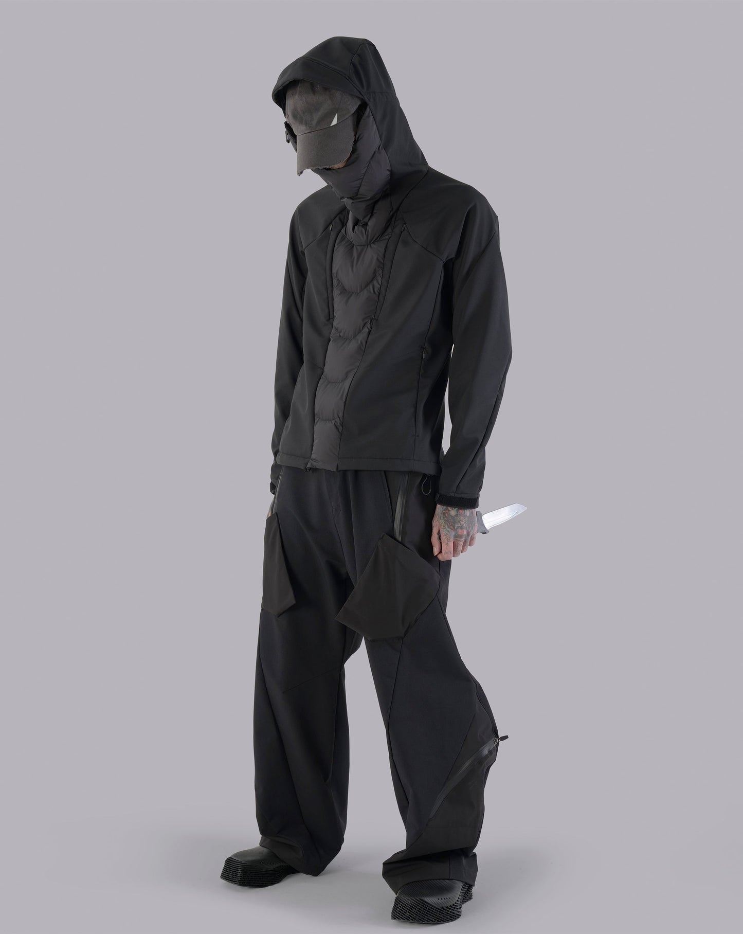 LV.1 Technical Cargo Dark Y - BEV C multi label store