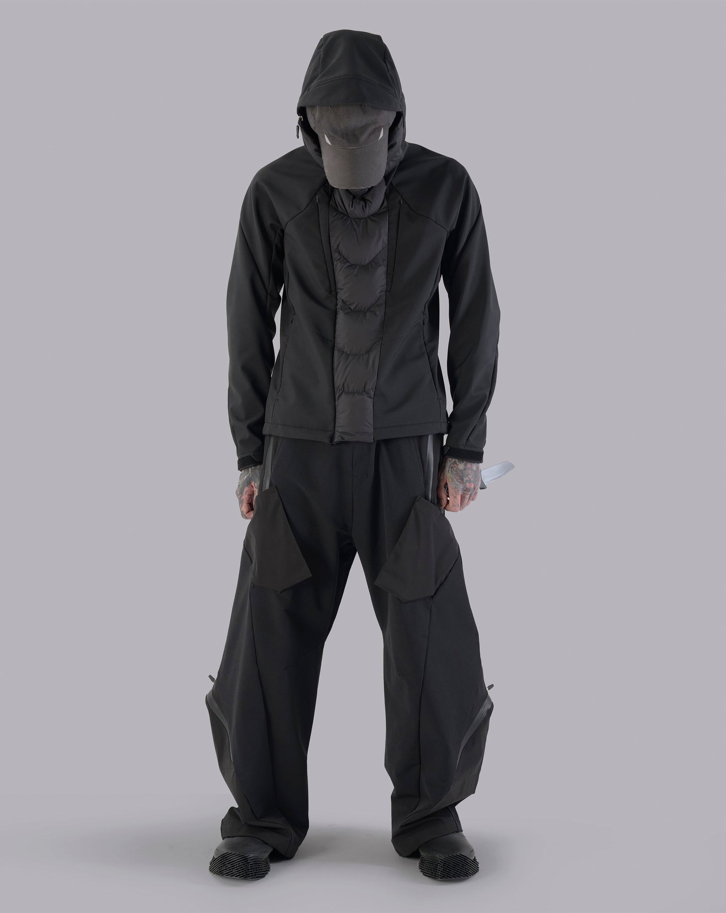 LV.1 Technical Cargo Dark Y - BEV C multi label store