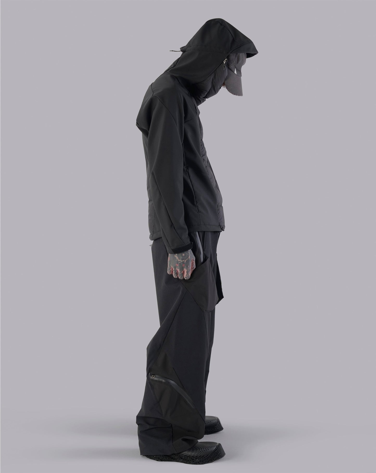 LV.1 Technical Cargo Dark Y - BEV C multi label store