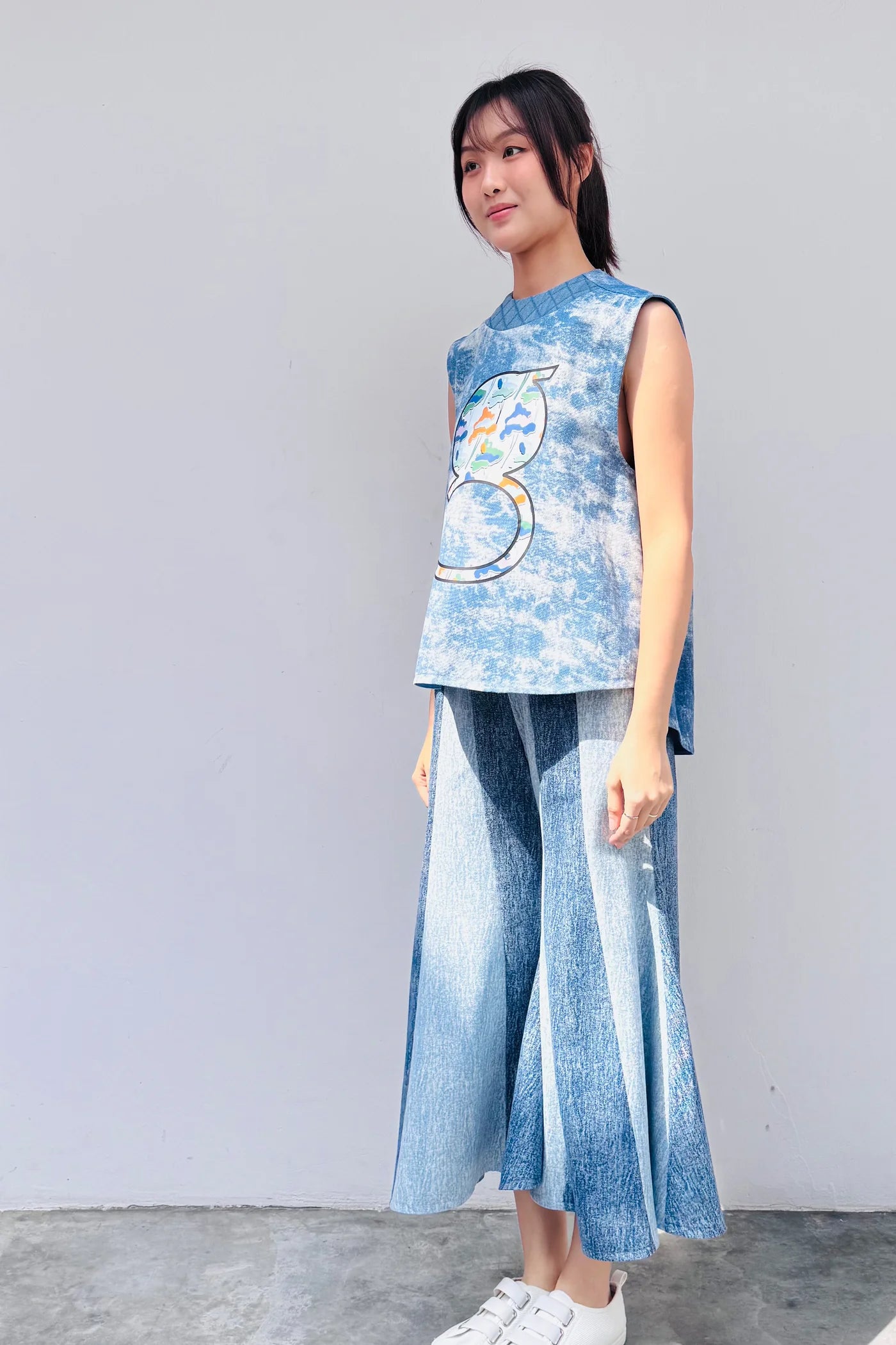 S20 TT09 || ME TIME OVERSIZED TOP - BEV C multi label store