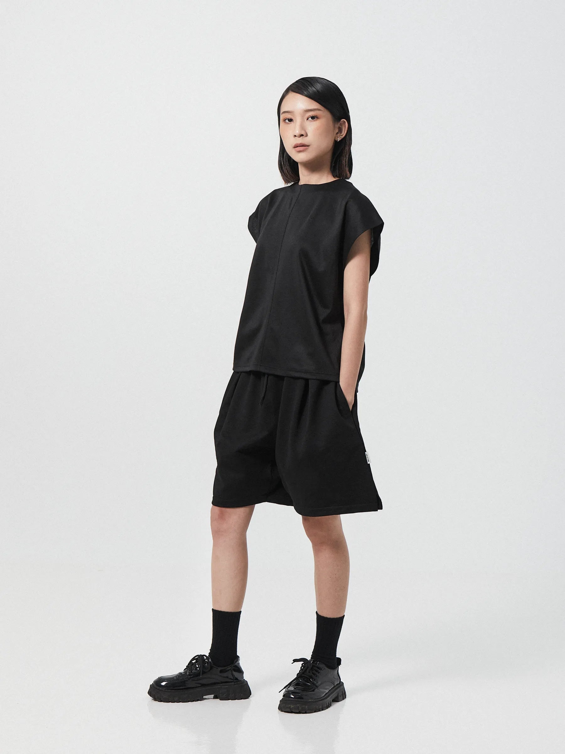 ORDINARY PLEATED SHORT - BEV C multi label store