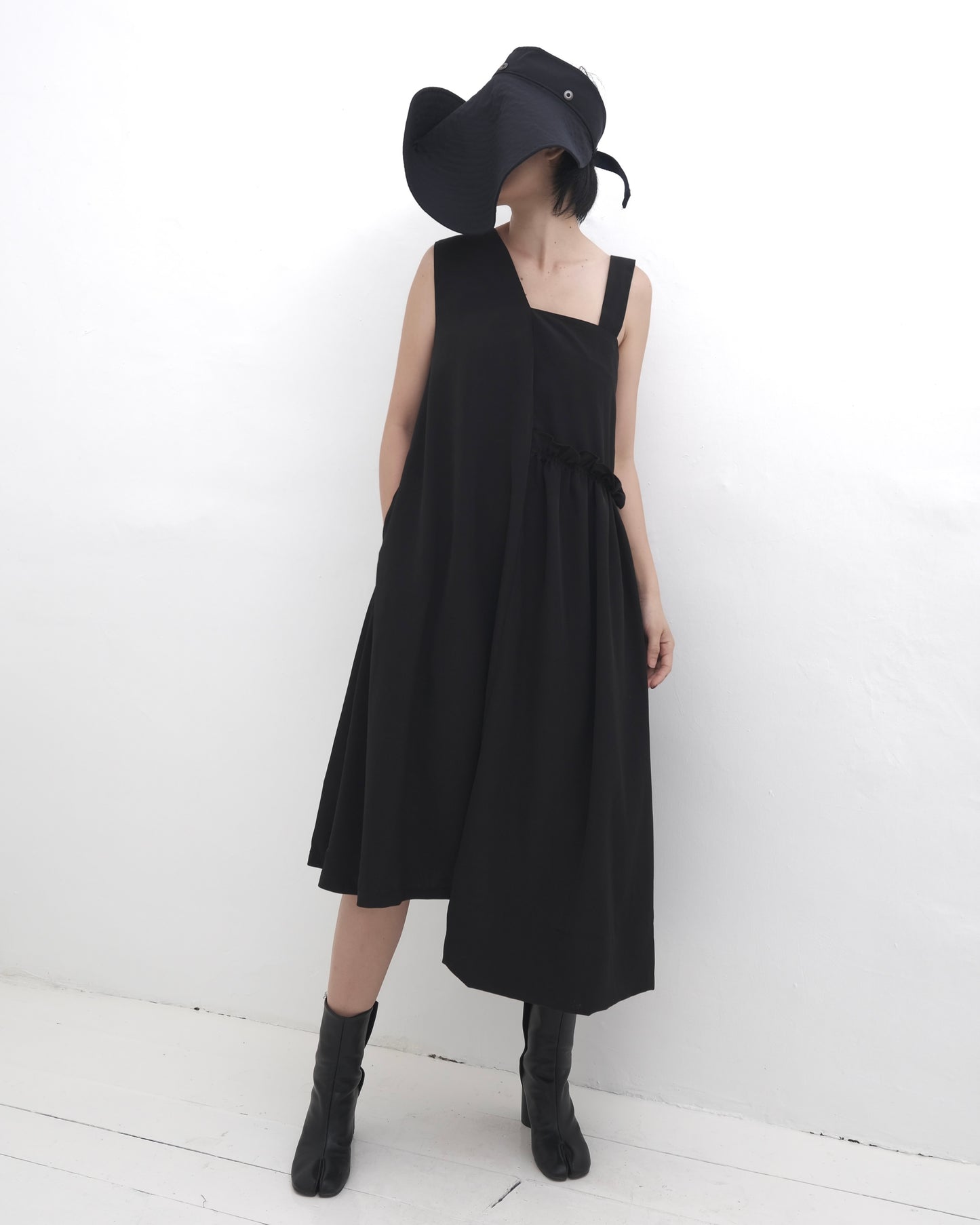 Asymmetric Dress - BEV C multi label store